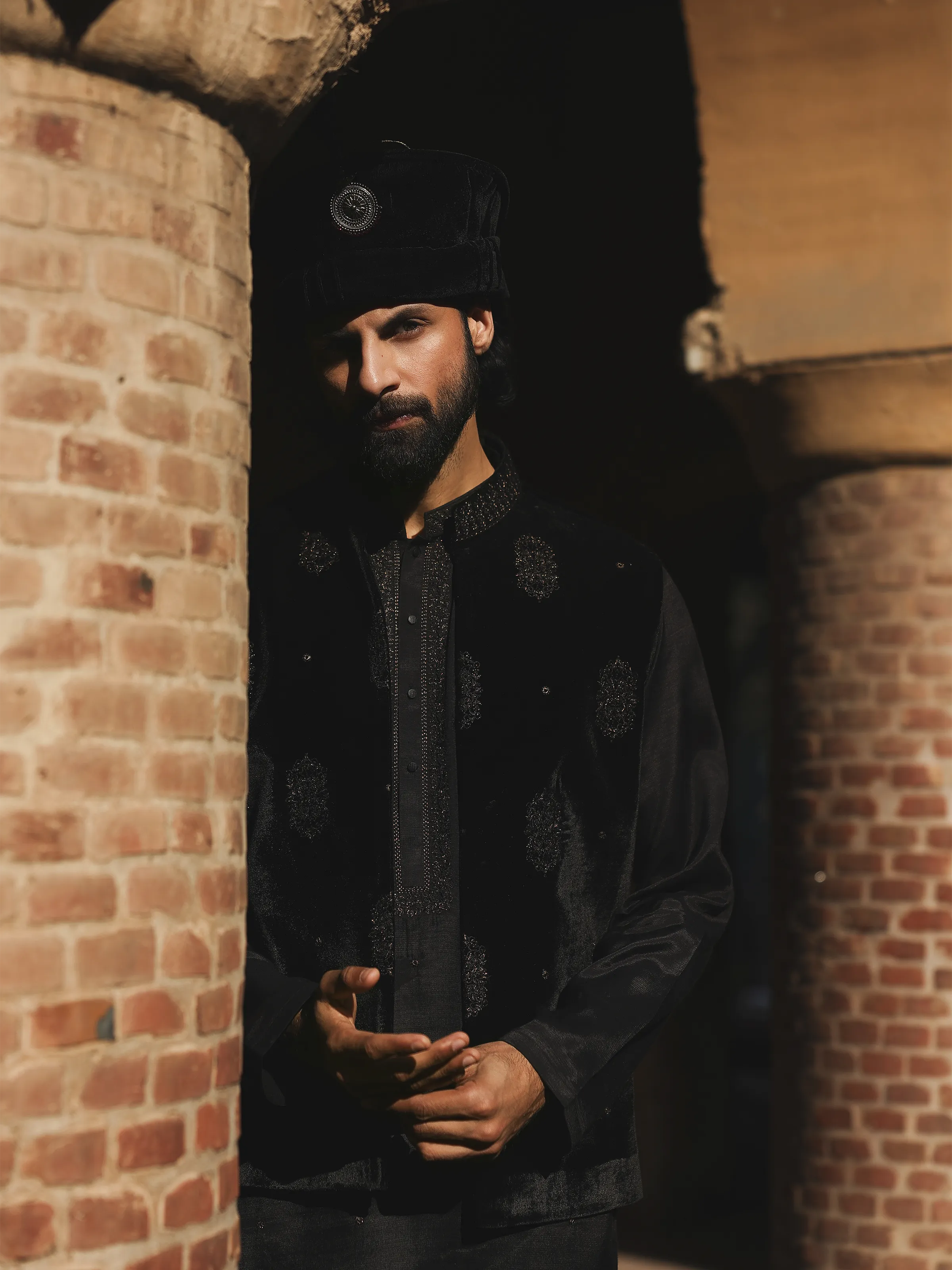 Men's Black Waist Coat Suit - ECMTWCS5-022 - Image 4