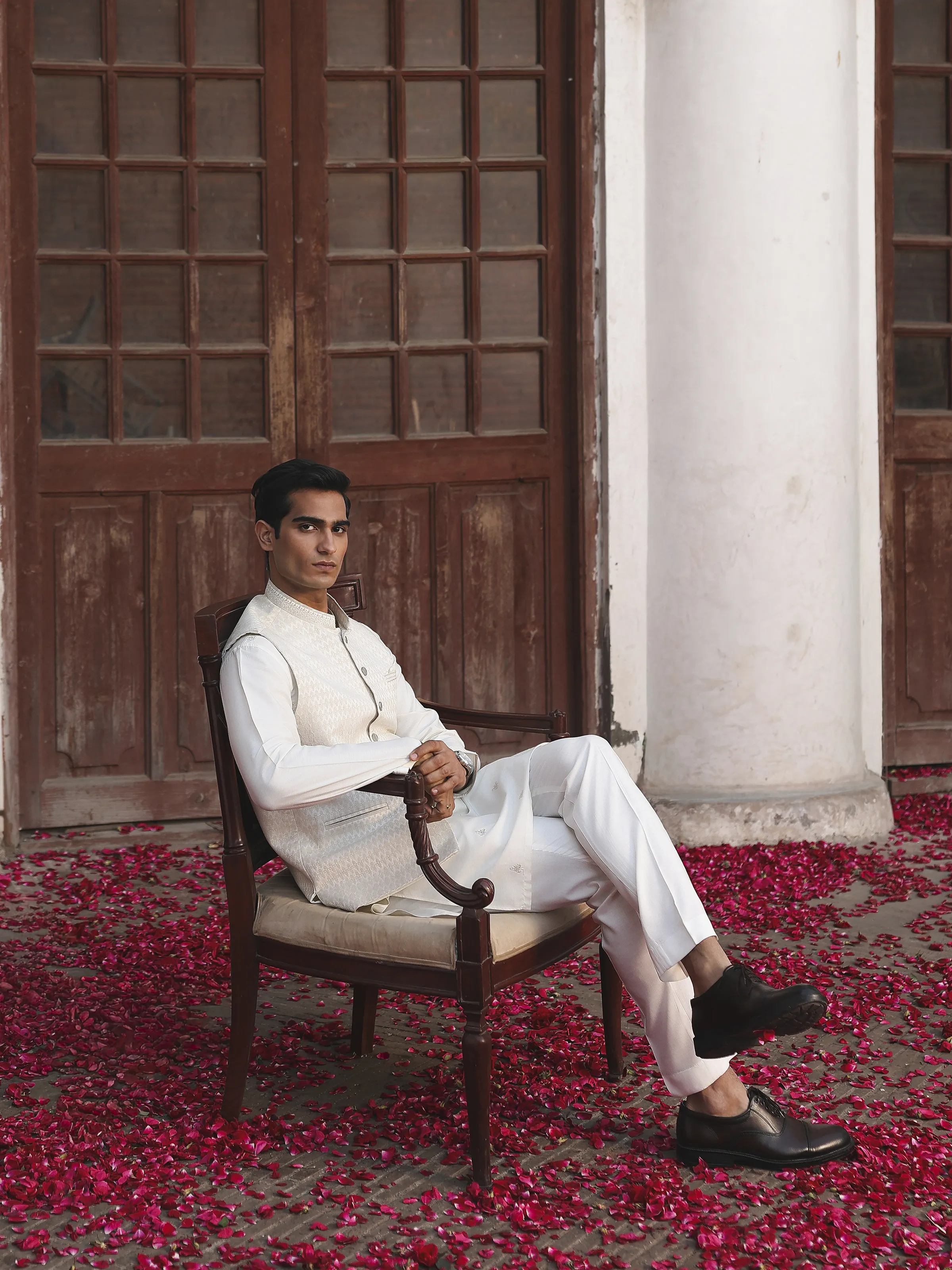 Men's White Waist Coat Suit - EMTWCSC5-013 - Image 5