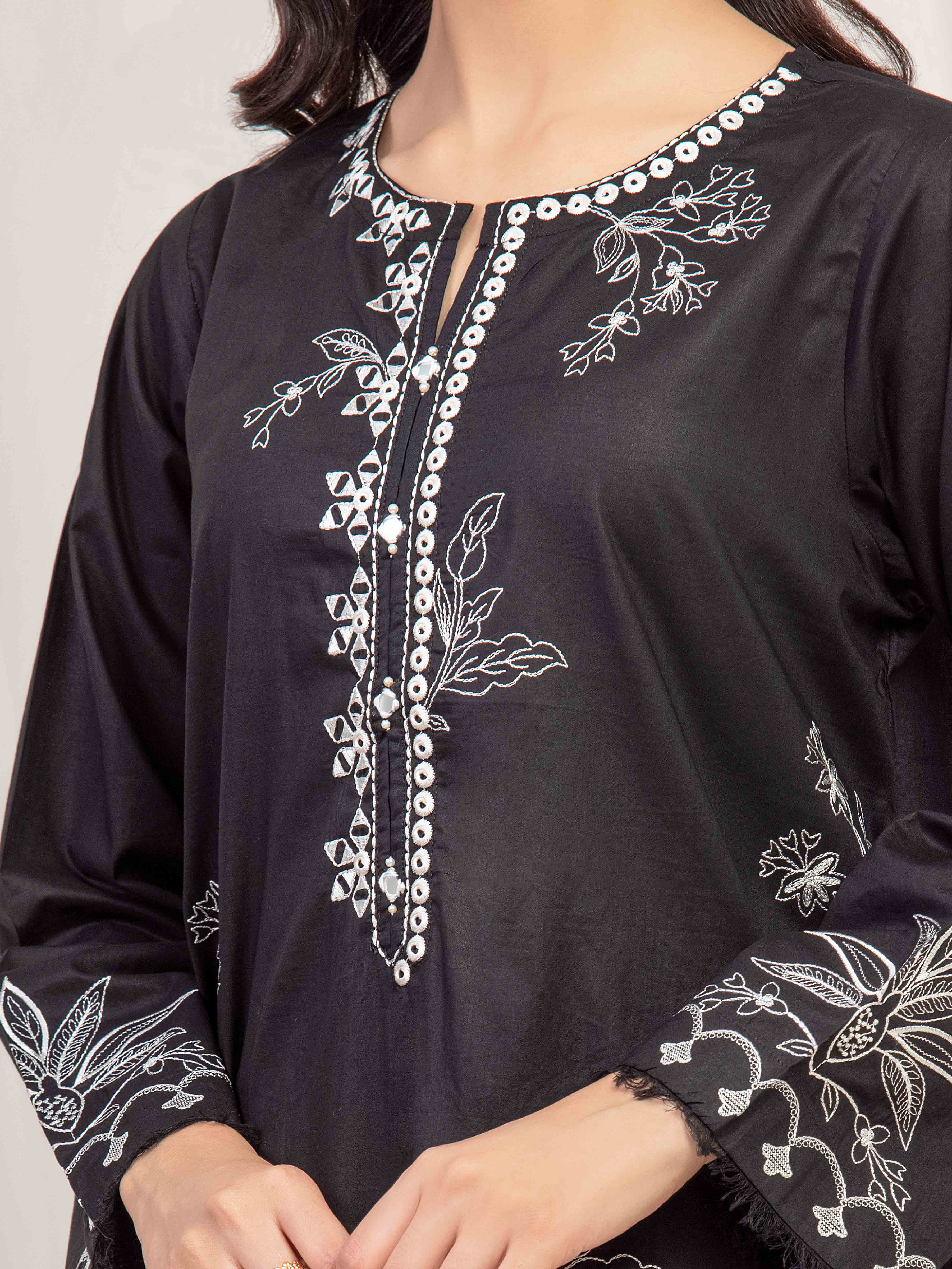 Pret Embroidered Cambric Suit - EWTKE5-81093-3P - Image 3
