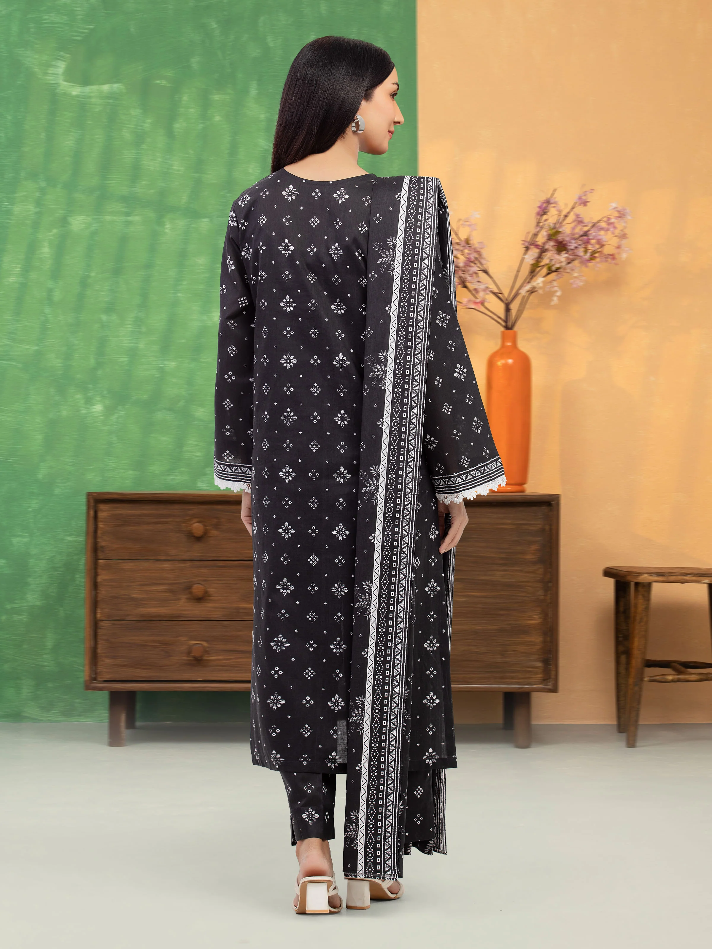 Unstitched Printed Lawn Suit - EWU5A1-35308-3P - Image 4