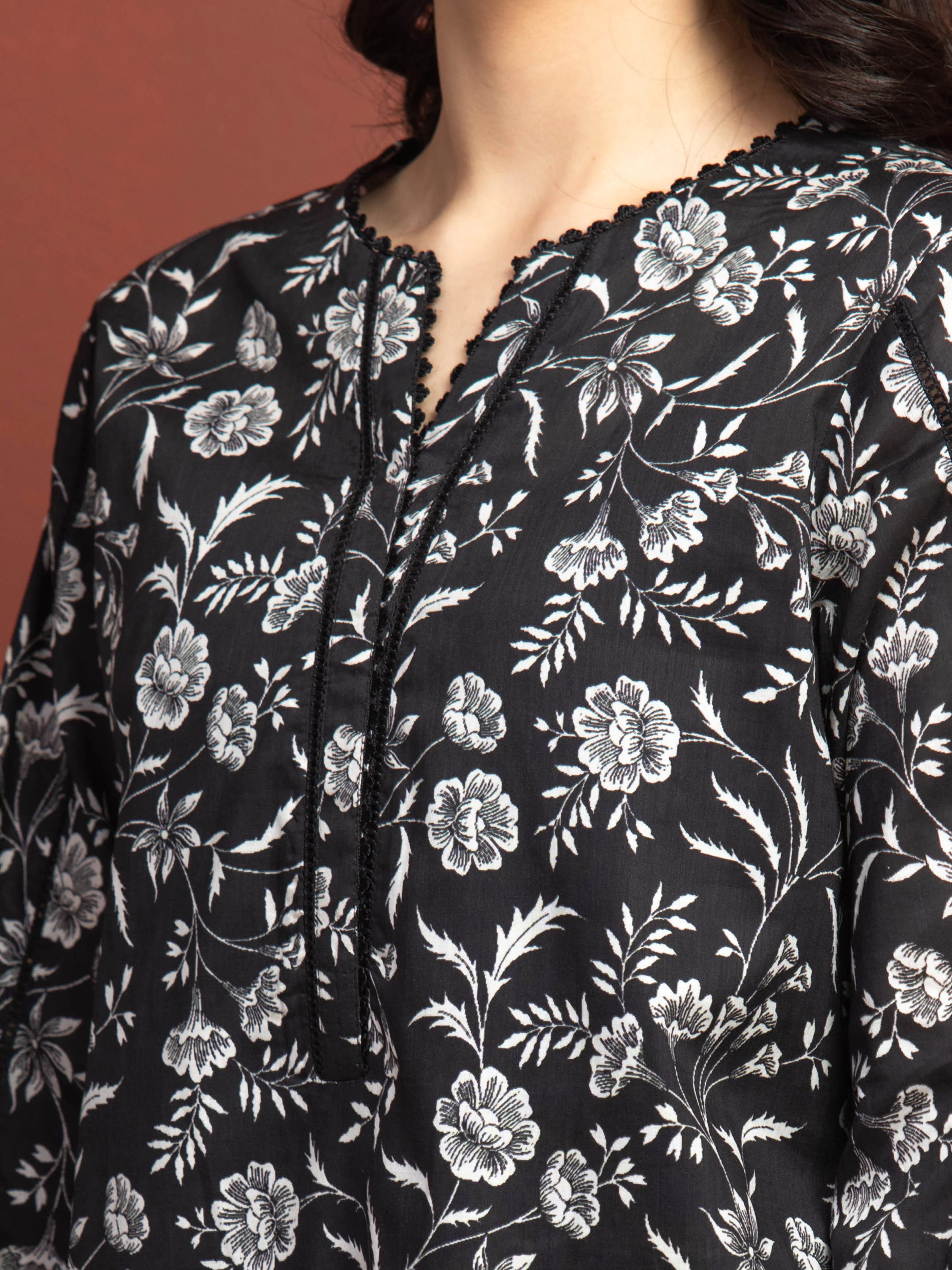 Unstitched Printed Lawn Suit - EWU5A1-35309-3P - Image 3