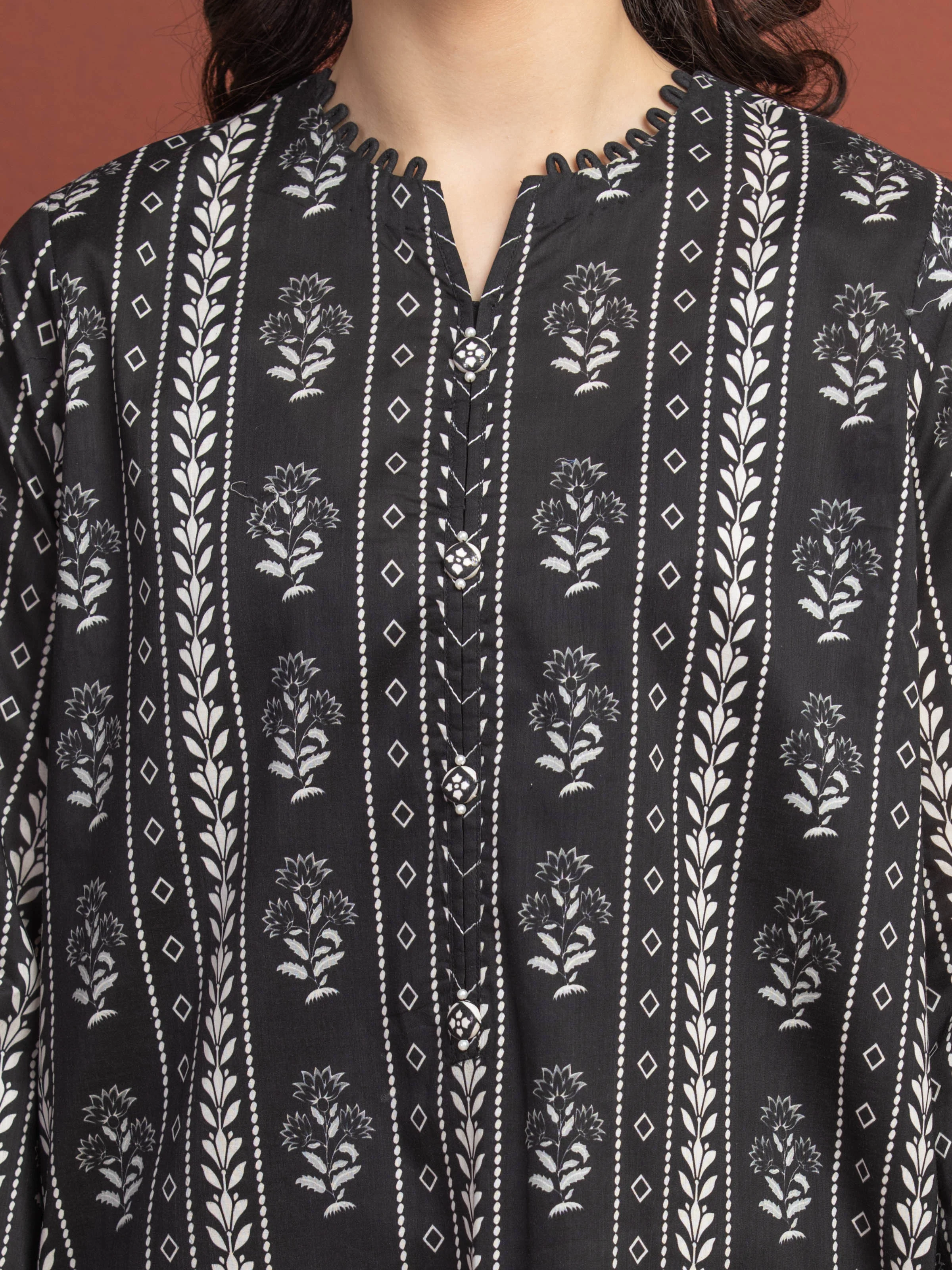 Unstitched Printed Lawn Suit - EWU5A1-35311-3P - Image 4