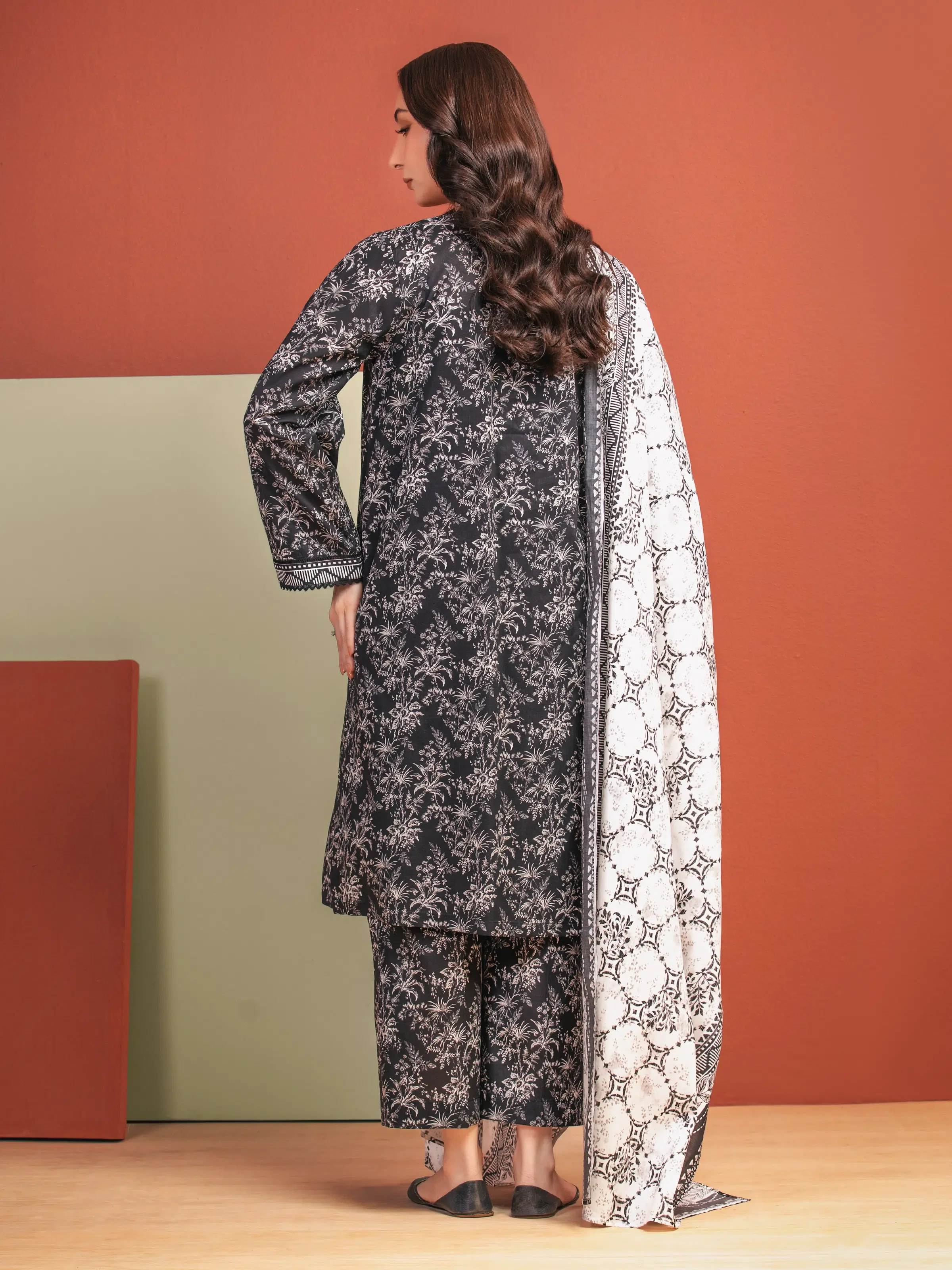 Unstitched Printed Lawn Suit - EWU5A1-35312-3P - Image 6
