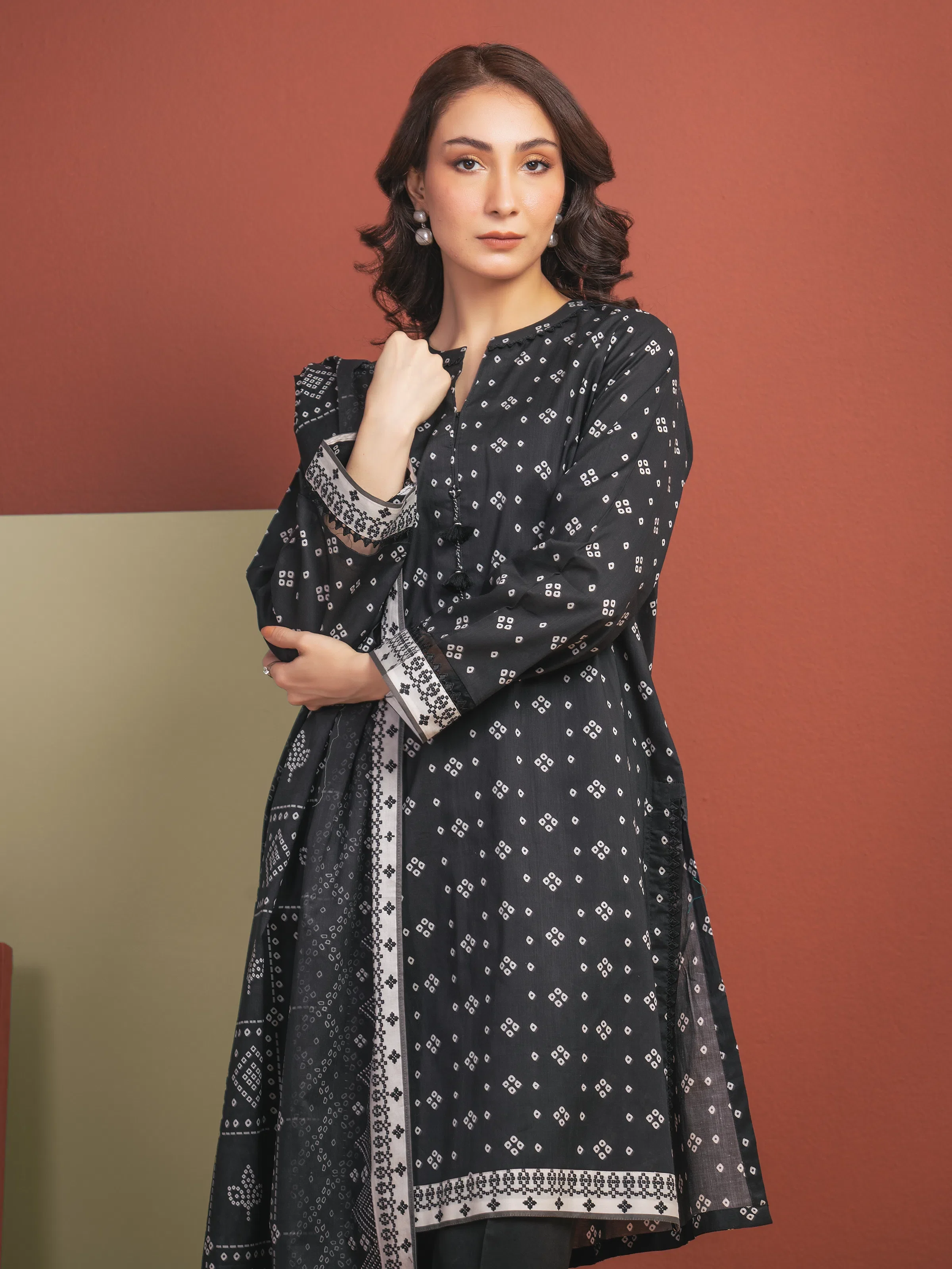 Unstitched Printed Lawn Suit - EWU5A1-35314-3P - Image 3