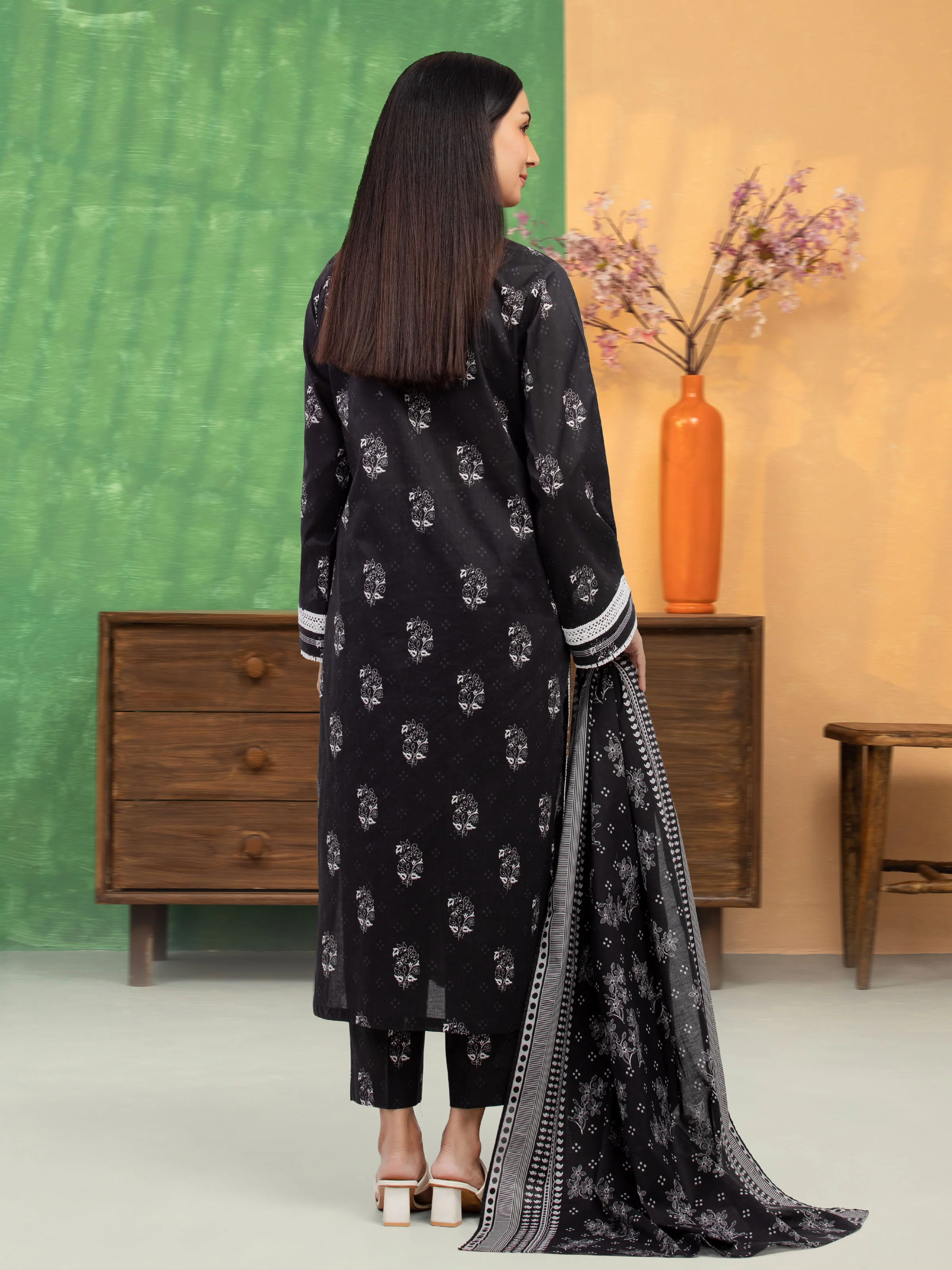 Unstitched Printed Lawn Suit - EWU5A1-35317-3P - Image 4