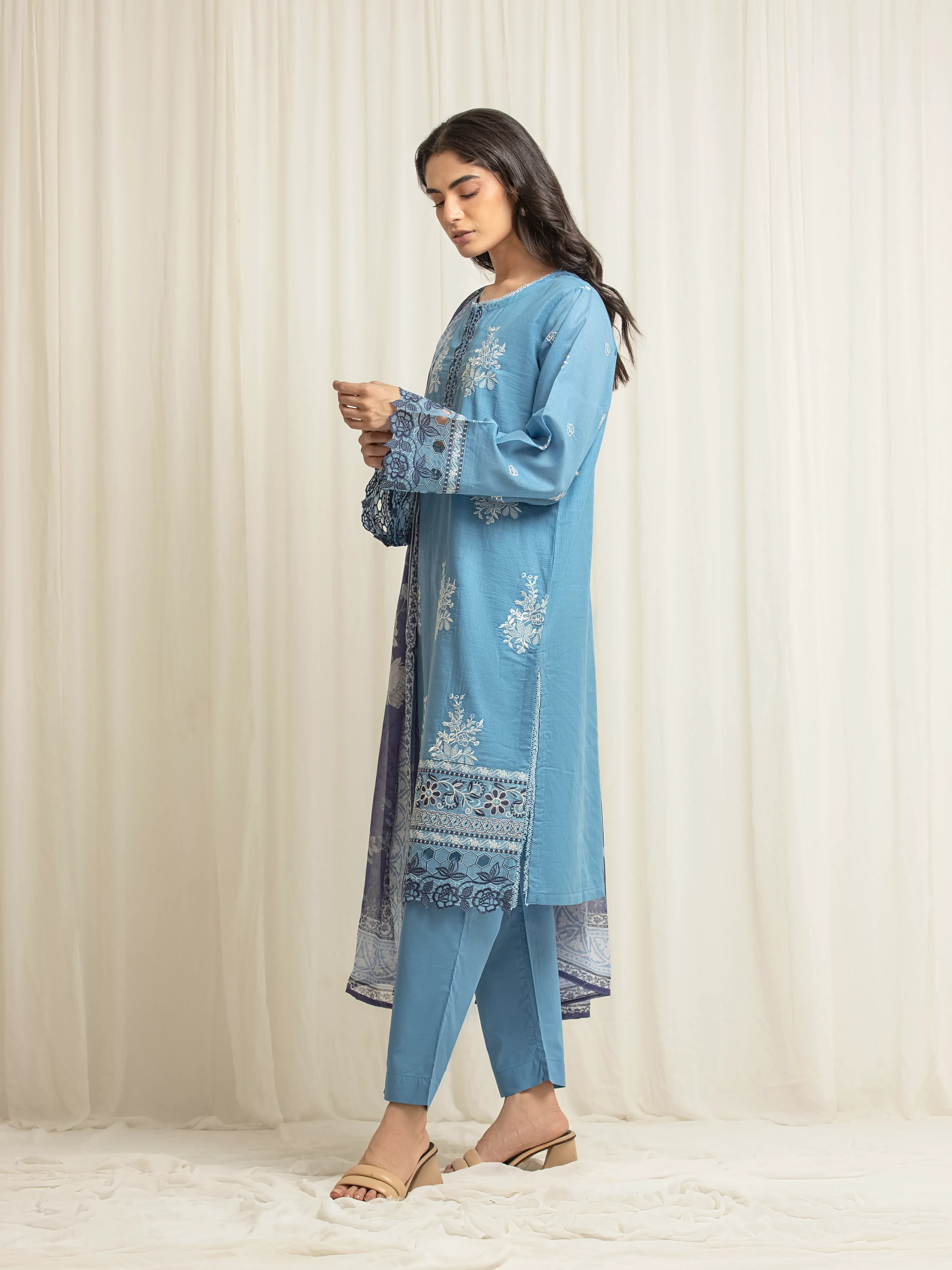 Unstitched Embroidered Lawn Suit - EWU5V1-31220-3P - Image 5
