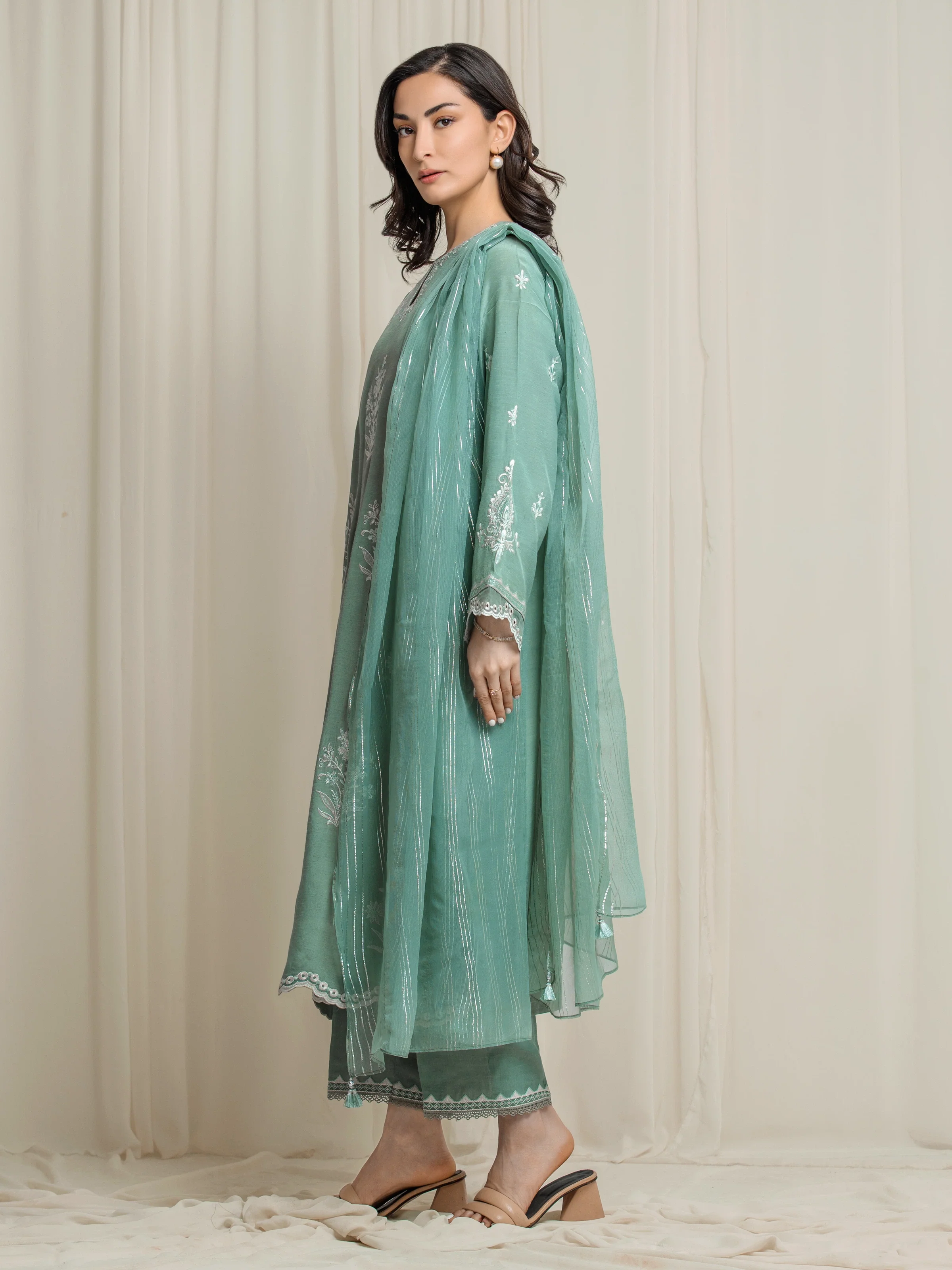 Unstitched Embroidered Karandi Suit - EWU6V22-32090-3P - Image 5