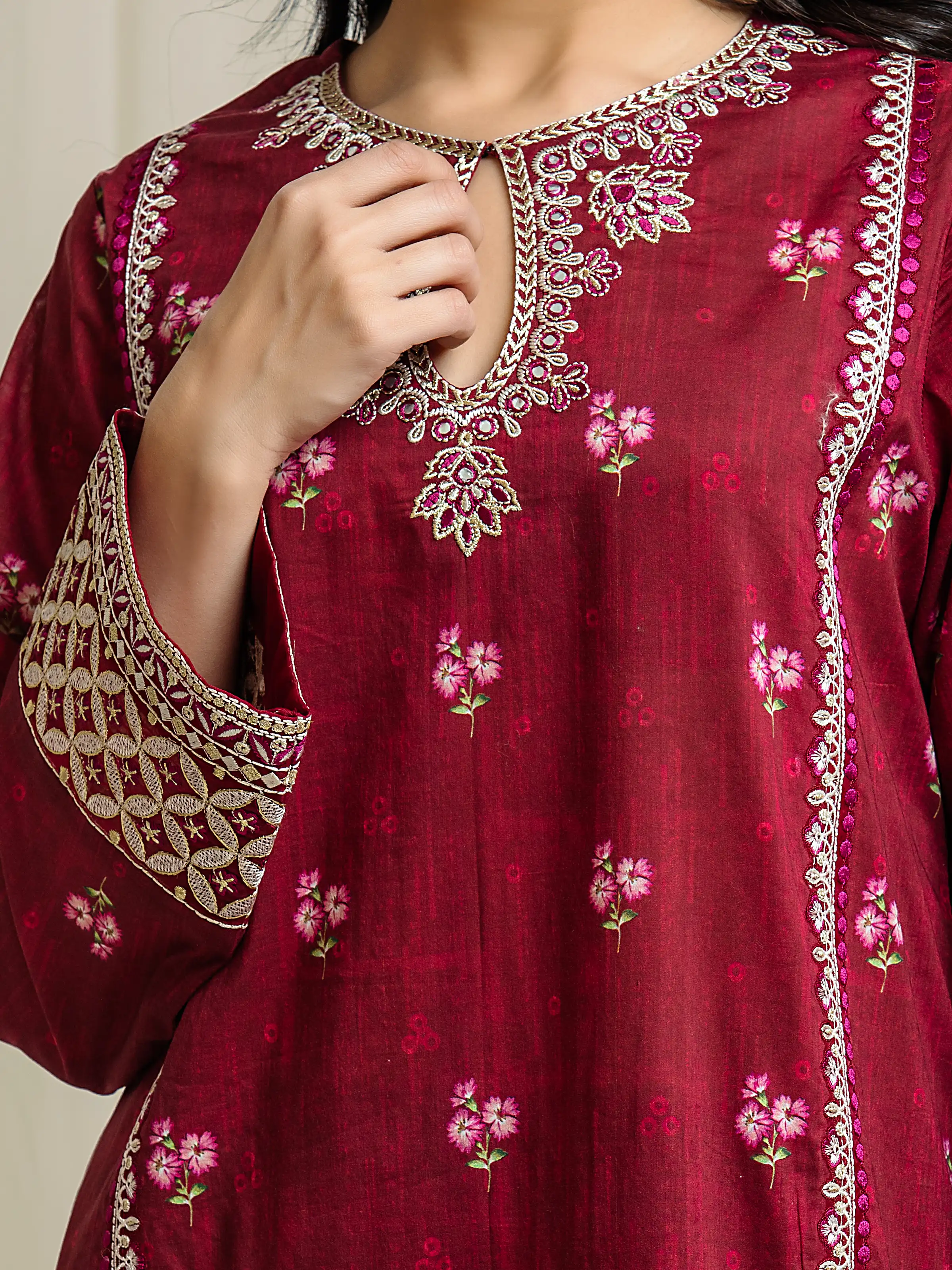 Unstitched Embroidered Lawn Suit - EWU6V1-33013-3P - Image 3