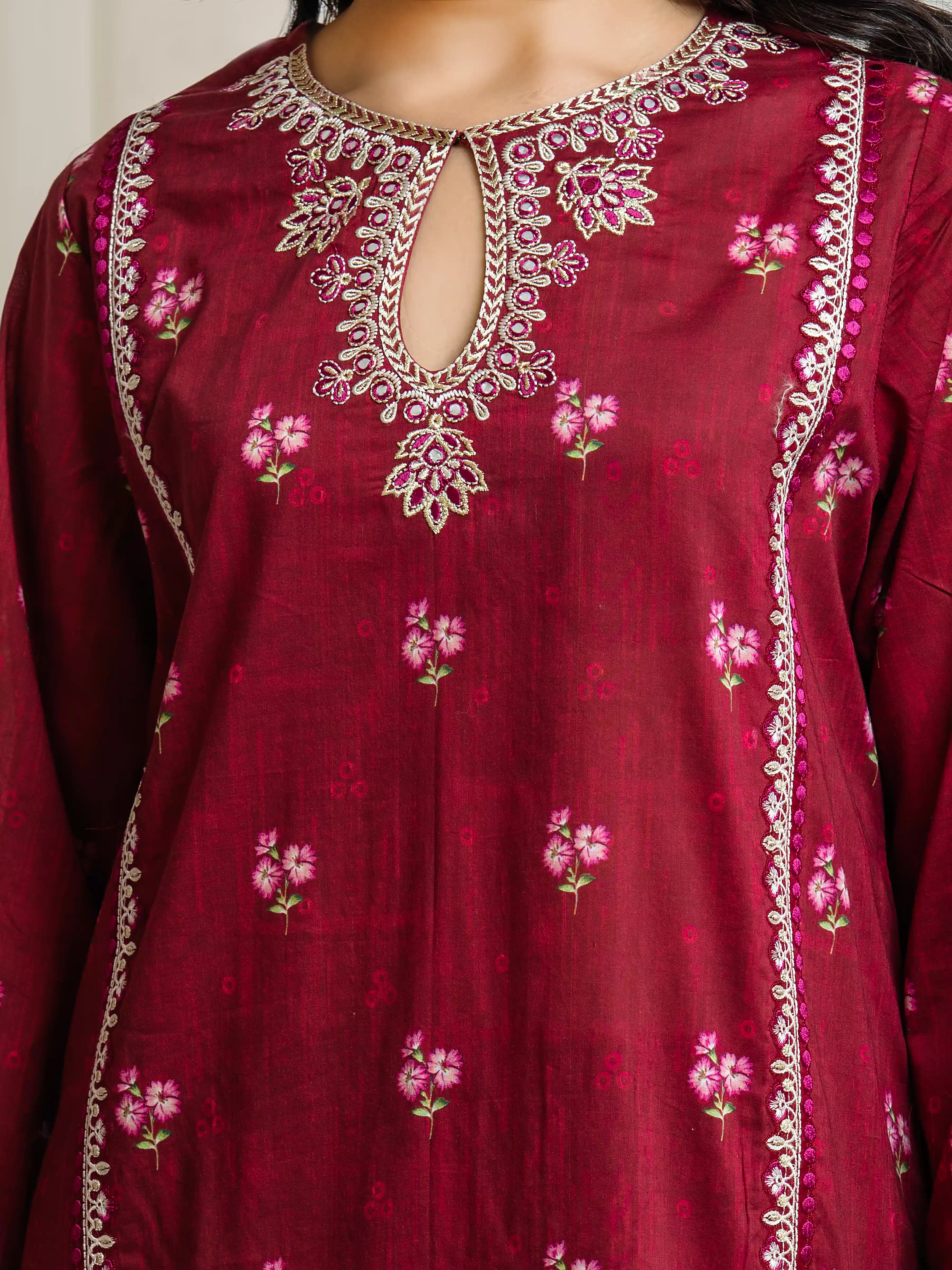 Unstitched Embroidered Lawn Suit - EWU6V1-33013-3P - Image 4