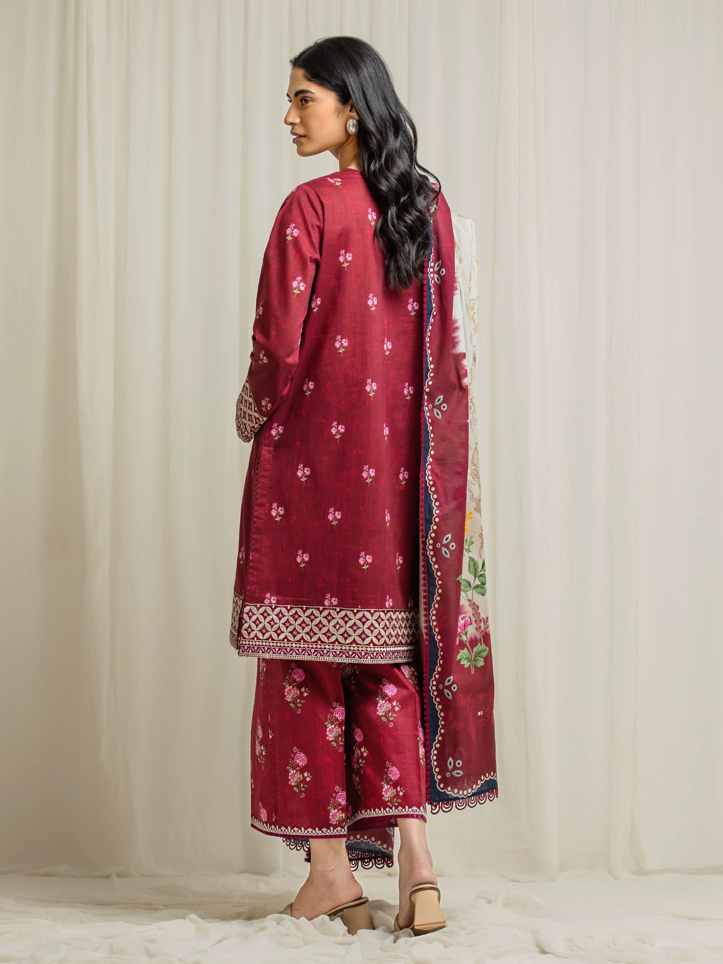 Unstitched Embroidered Lawn Suit - EWU6V1-33013-3P - Image 6
