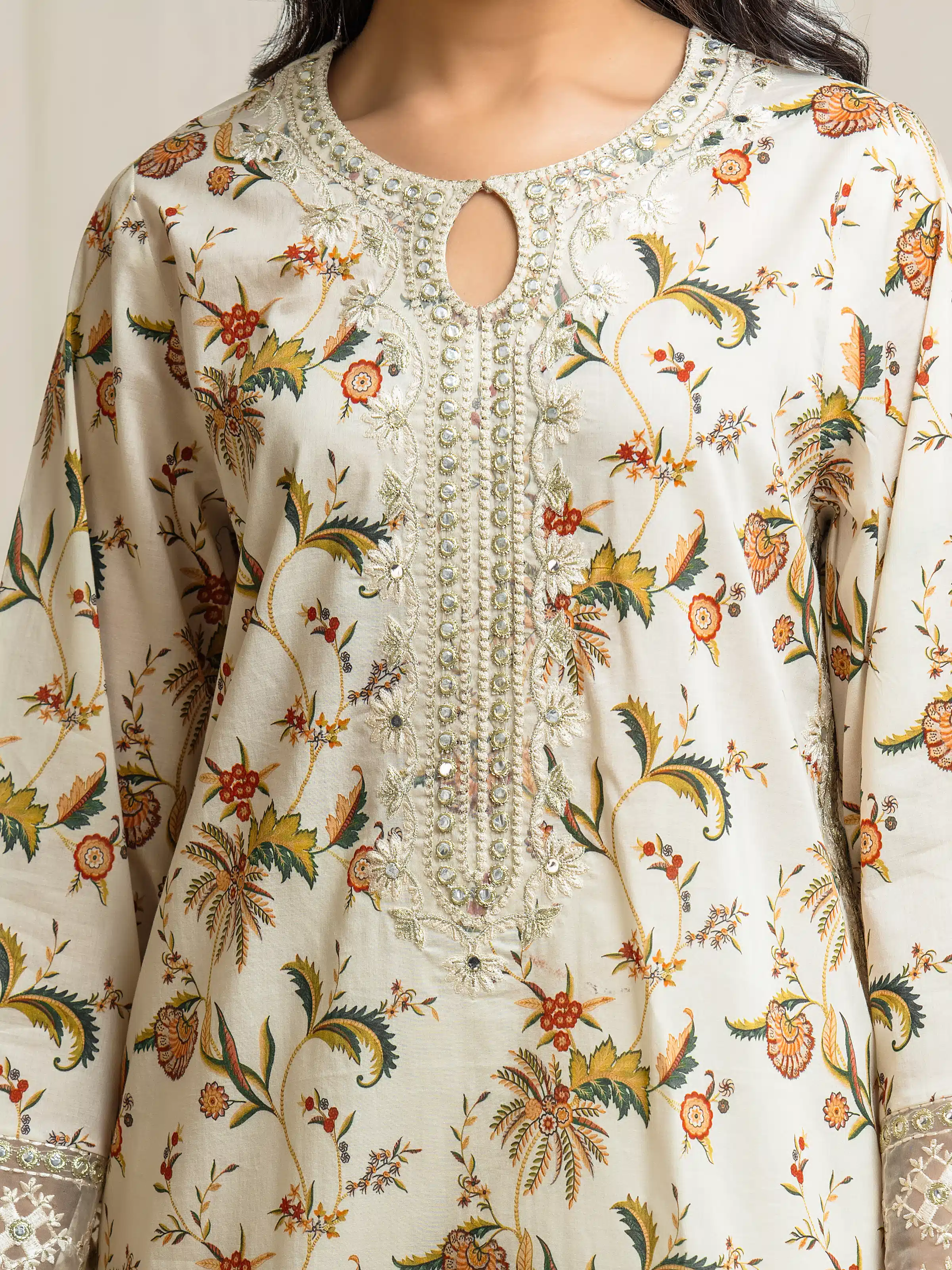 Unstitched Embroidered Lawn Suit - EWU6V1-33022-3P - Image 3