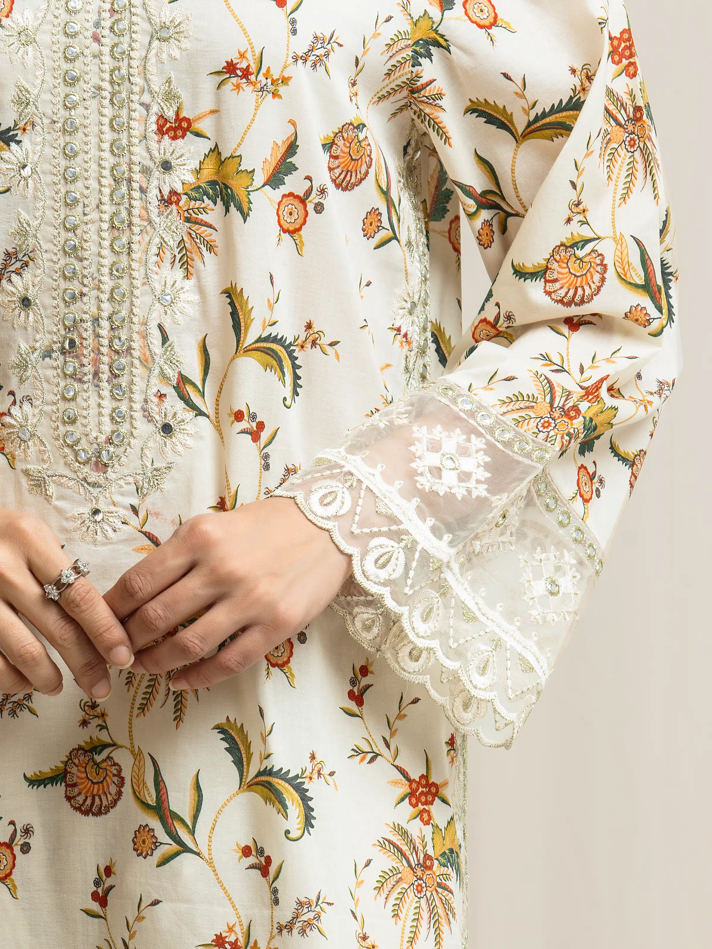 Unstitched Embroidered Lawn Suit - EWU6V1-33022-3P - Image 4