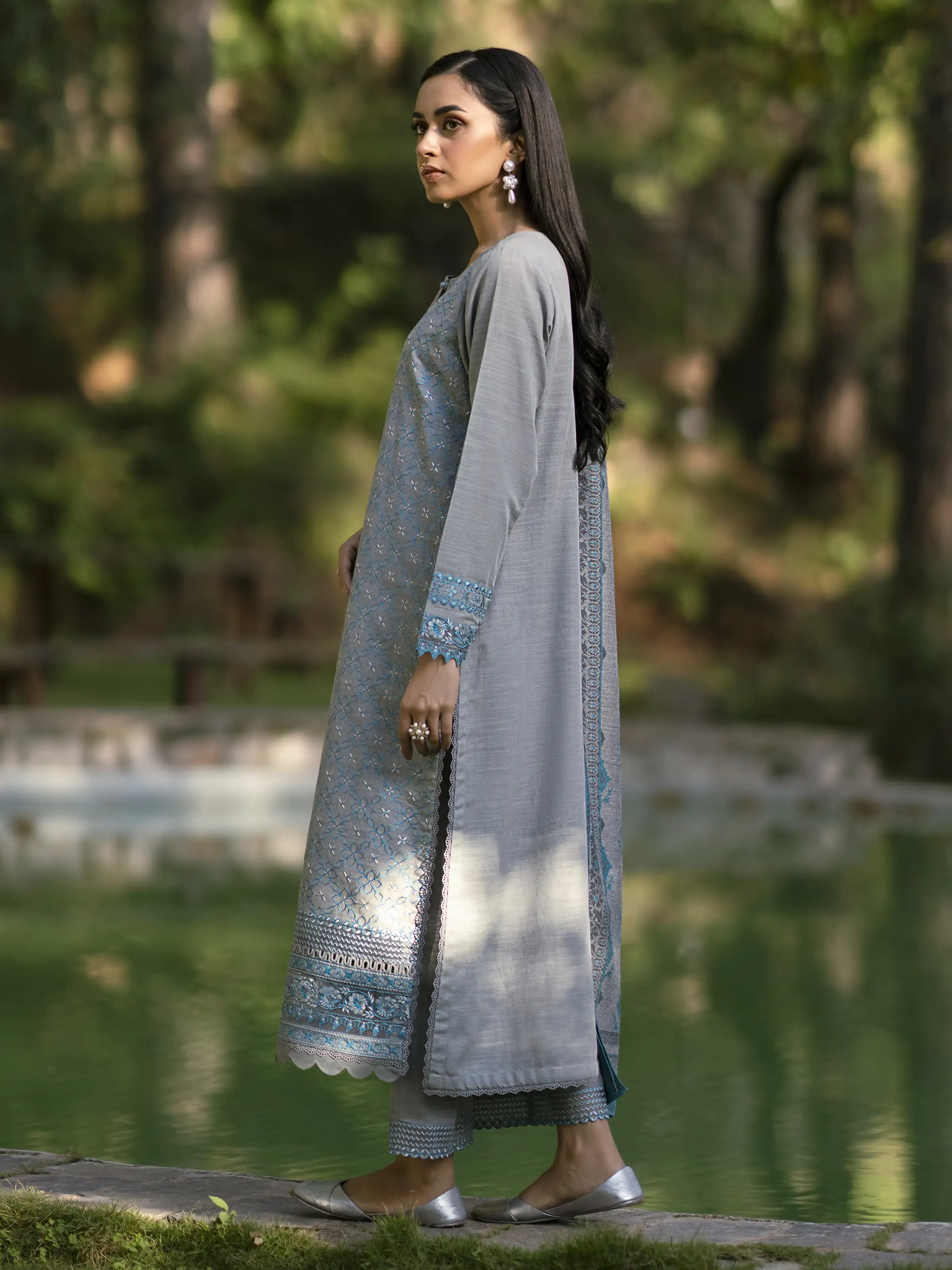 Unstitched Embroidered Marina Twill Suit - EWU24V14-30215-3P - Image 4