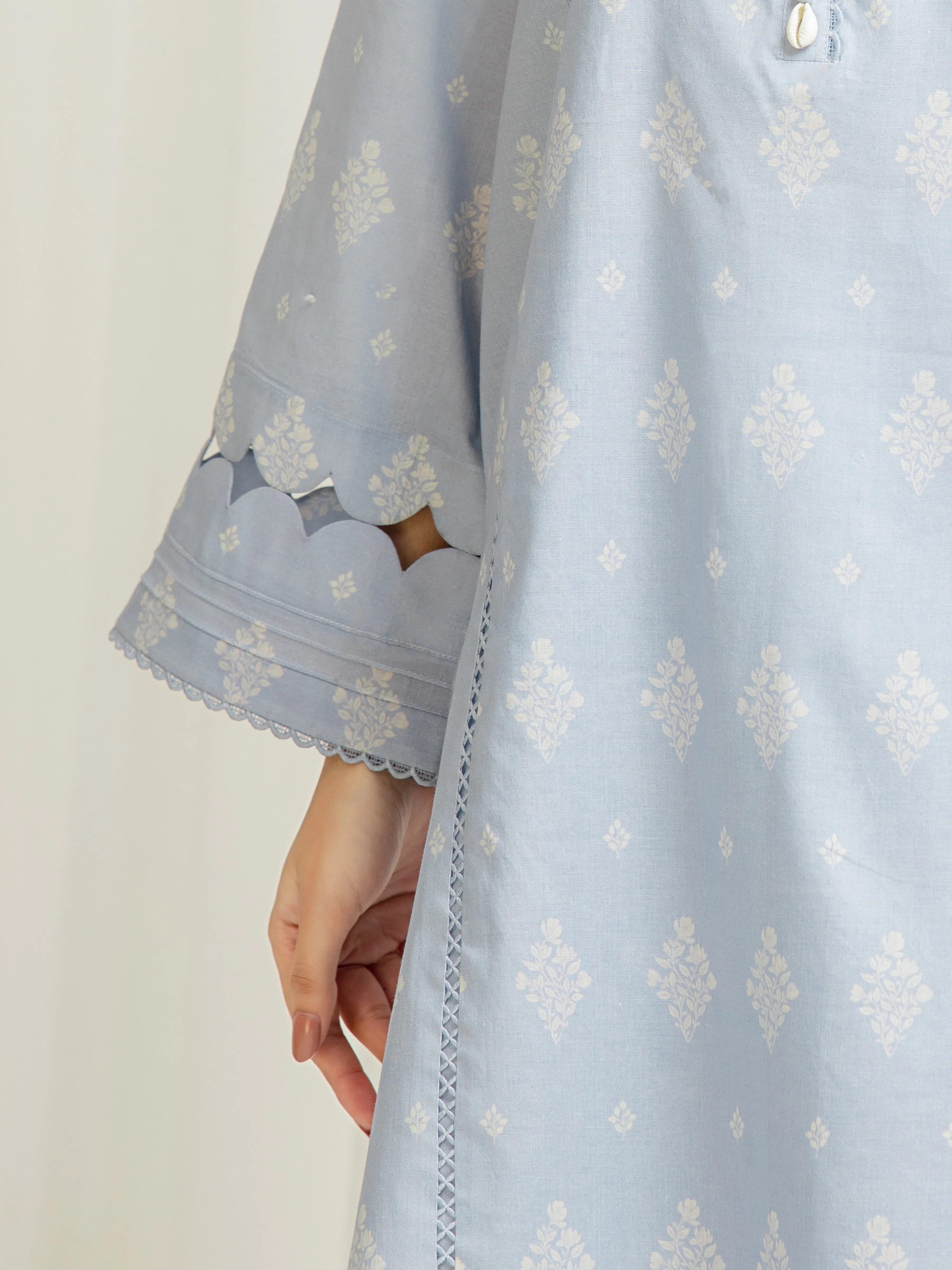 Unstitched Printed Lawn Suit - EWU6A1-36588-3P - Image 3