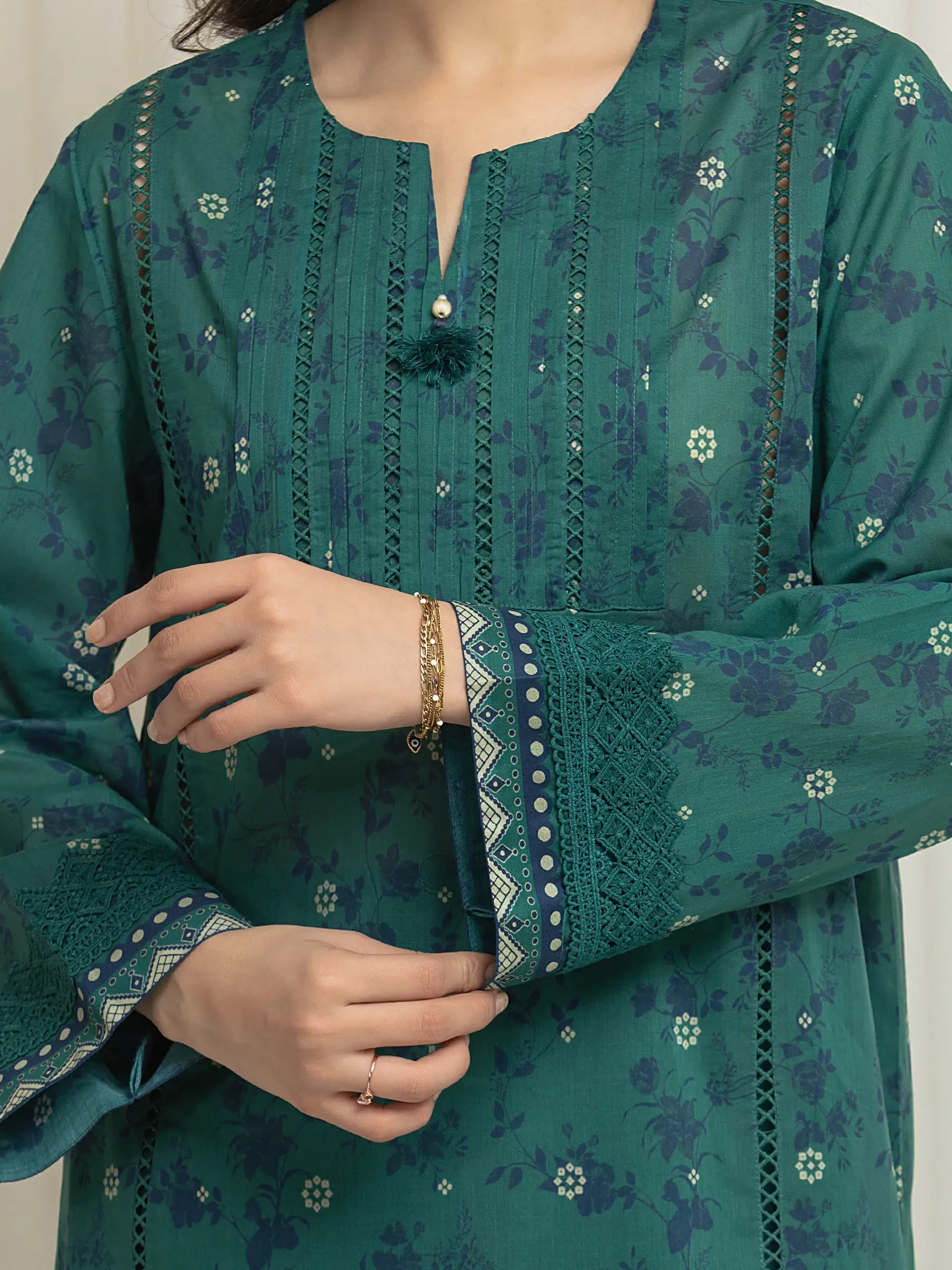 Unstitched Printed Lawn Suit - EWU6A1-36632-3P - Image 3