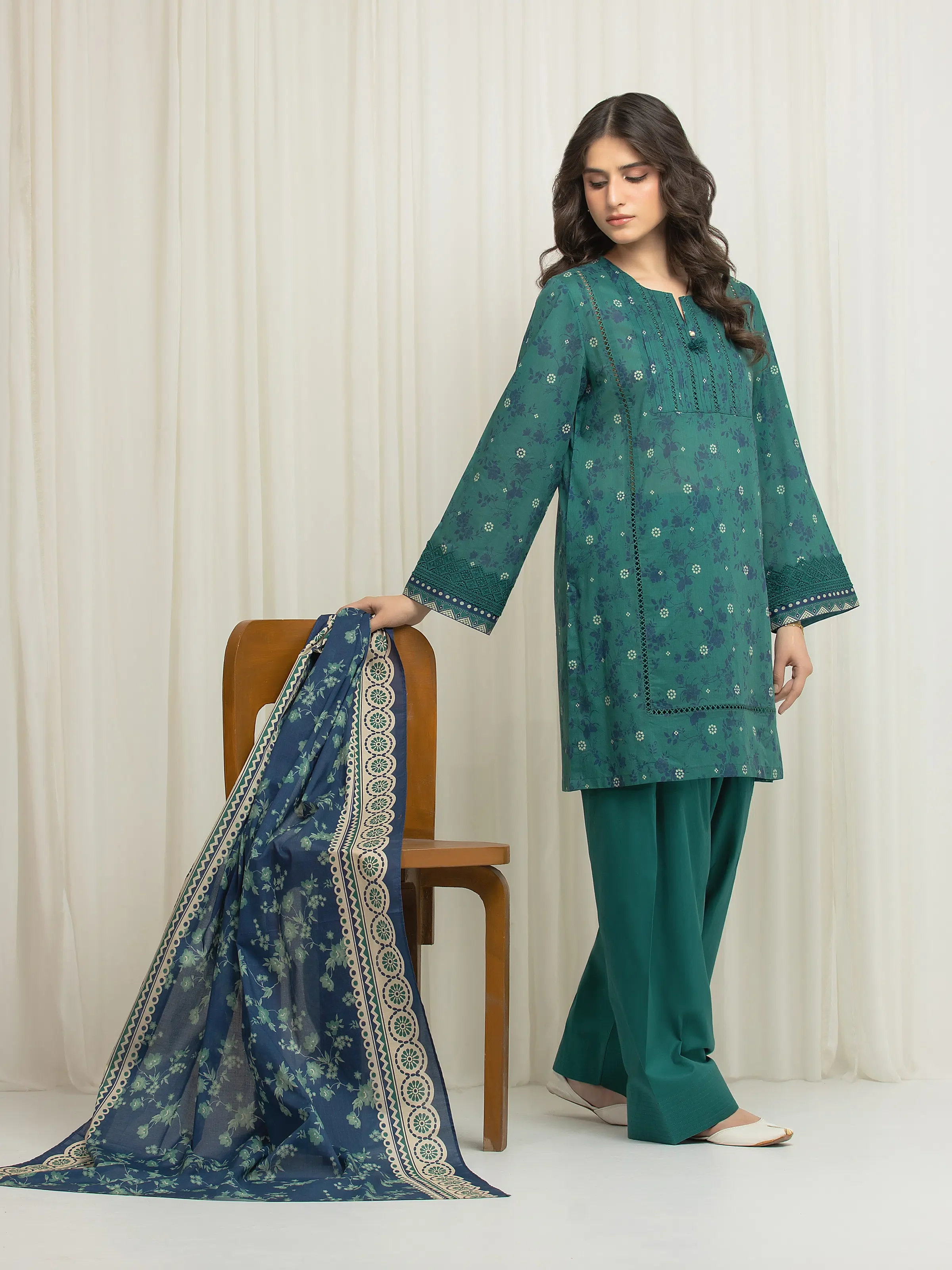 Unstitched Printed Lawn Suit - EWU6A1-36632-3P - Image 4