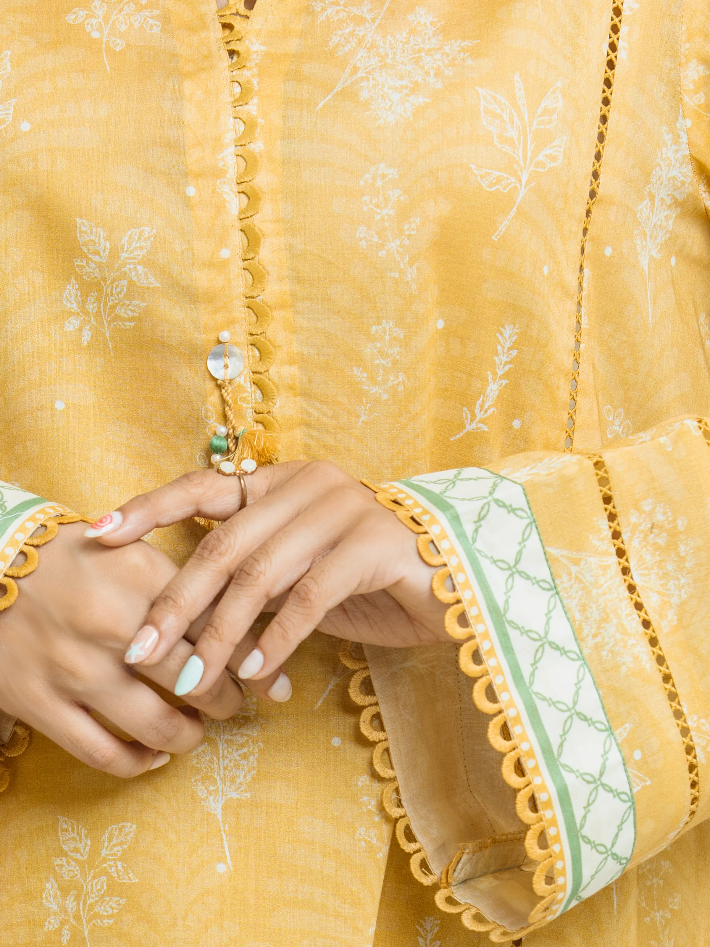 Unstitched Printed Lawn Suit - EWU6A1-36554-3P - Image 3